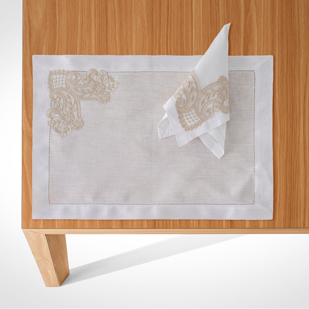 02 06 0161 Jg Americano Madison Branco Bege.jpg